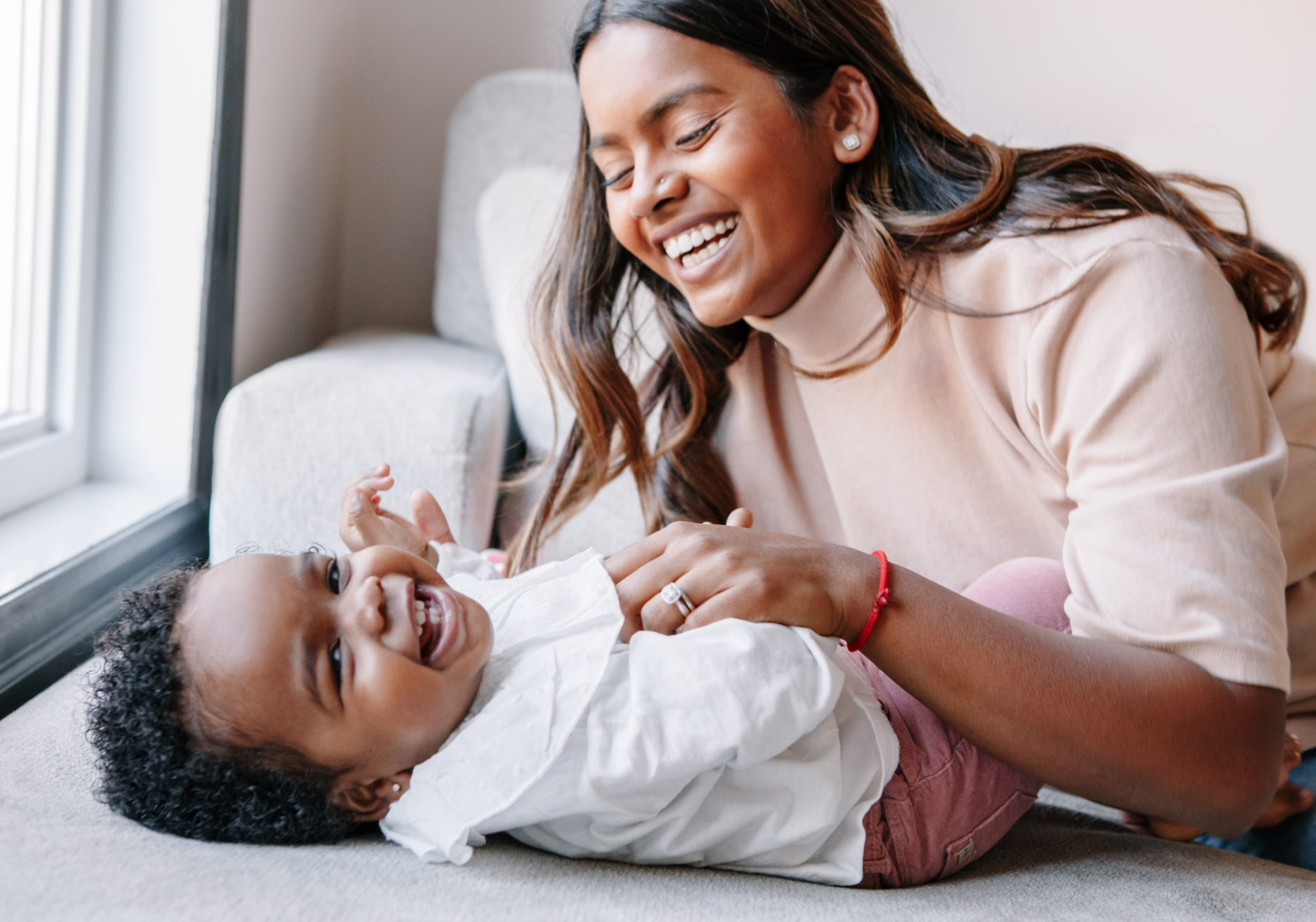 мама рас. мама рас. психолог и ребенок. межэтнический брак. мама рас.